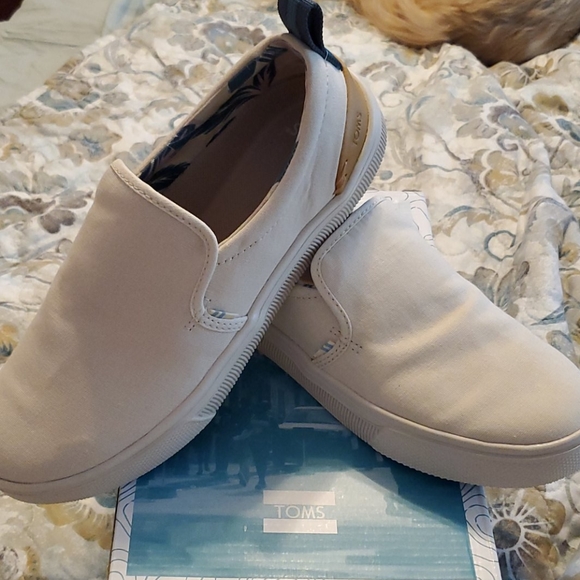 Toms Shoes - Toms Slip Ons